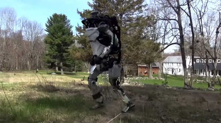 Фото - Видео дня: робот Boston Dynamics Atlas вышел на прогулку»